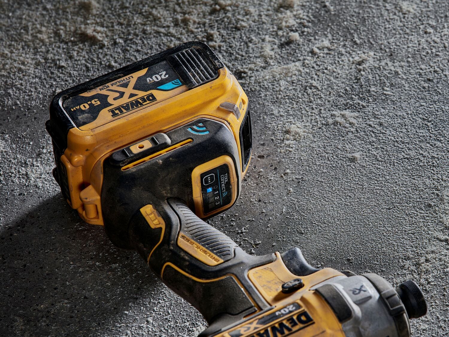 Close up of an impact driver with TOOL CONNECT integrated